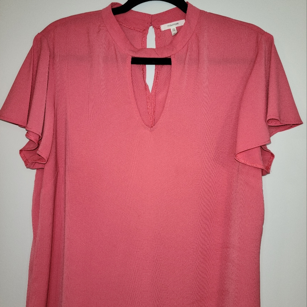 Maurice's shirt w/cutout